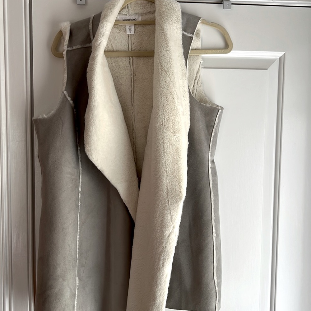 Motherhood Maternity Sheepskin Vest Size S